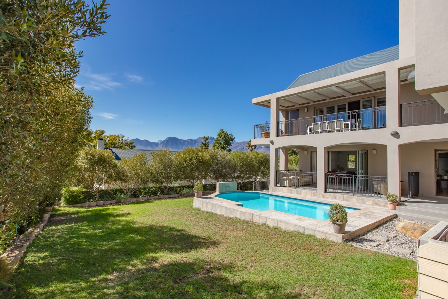 5 Bedroom Property for Sale in Lemoenkloof Western Cape